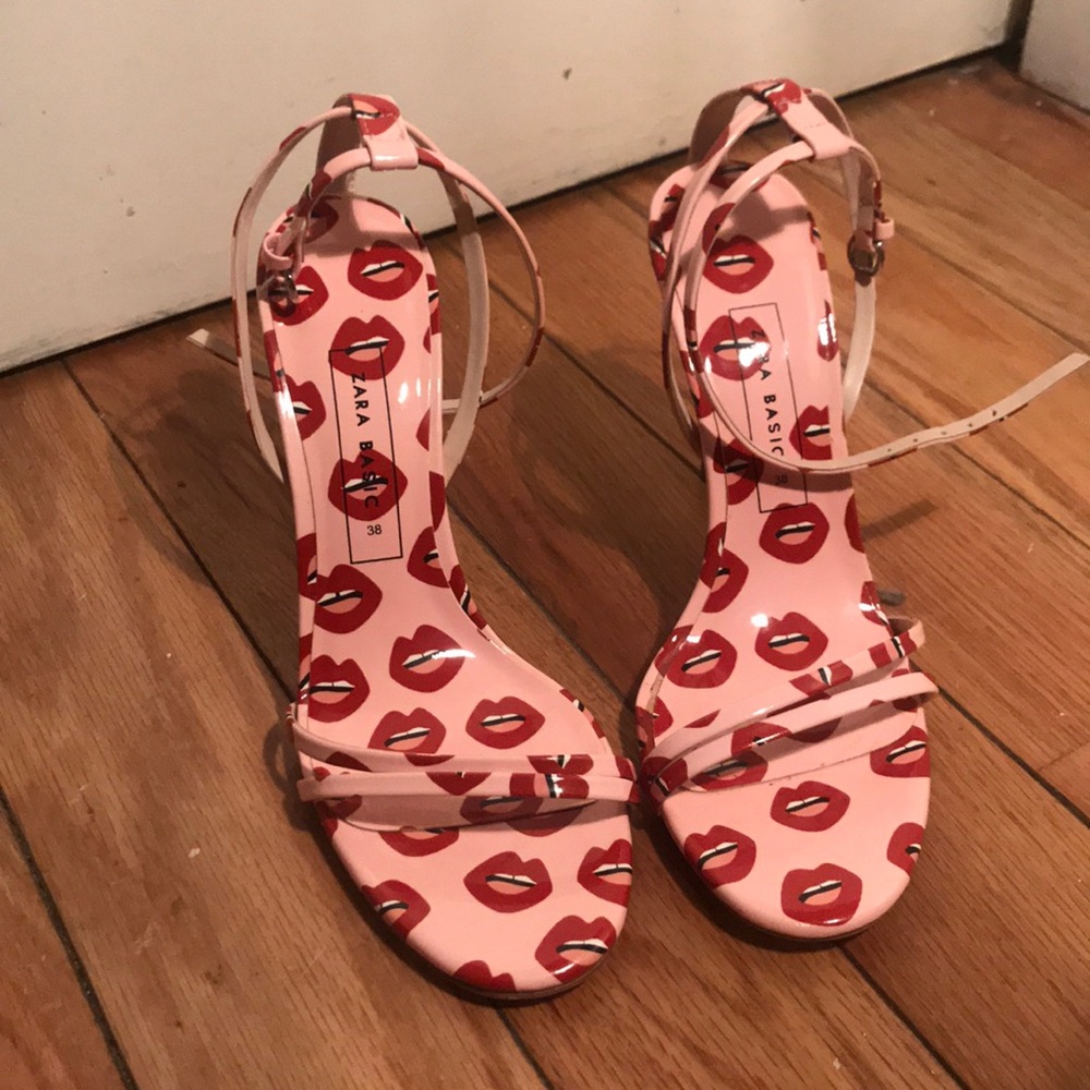 Zara lips kiss red and pink print heels sz 38/7.5